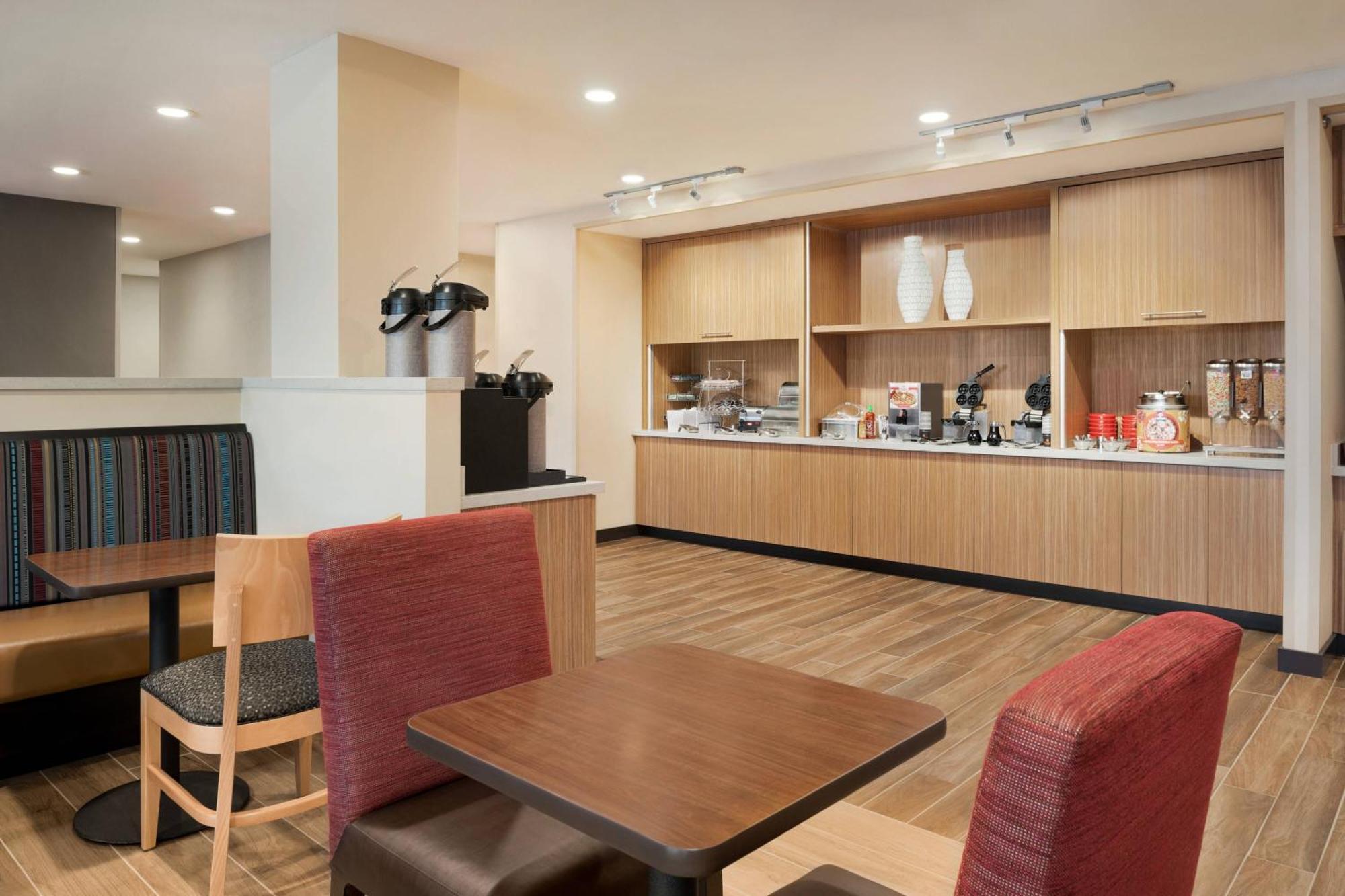 Towneplace Suites By Marriott Dubuque Downtown מראה חיצוני תמונה