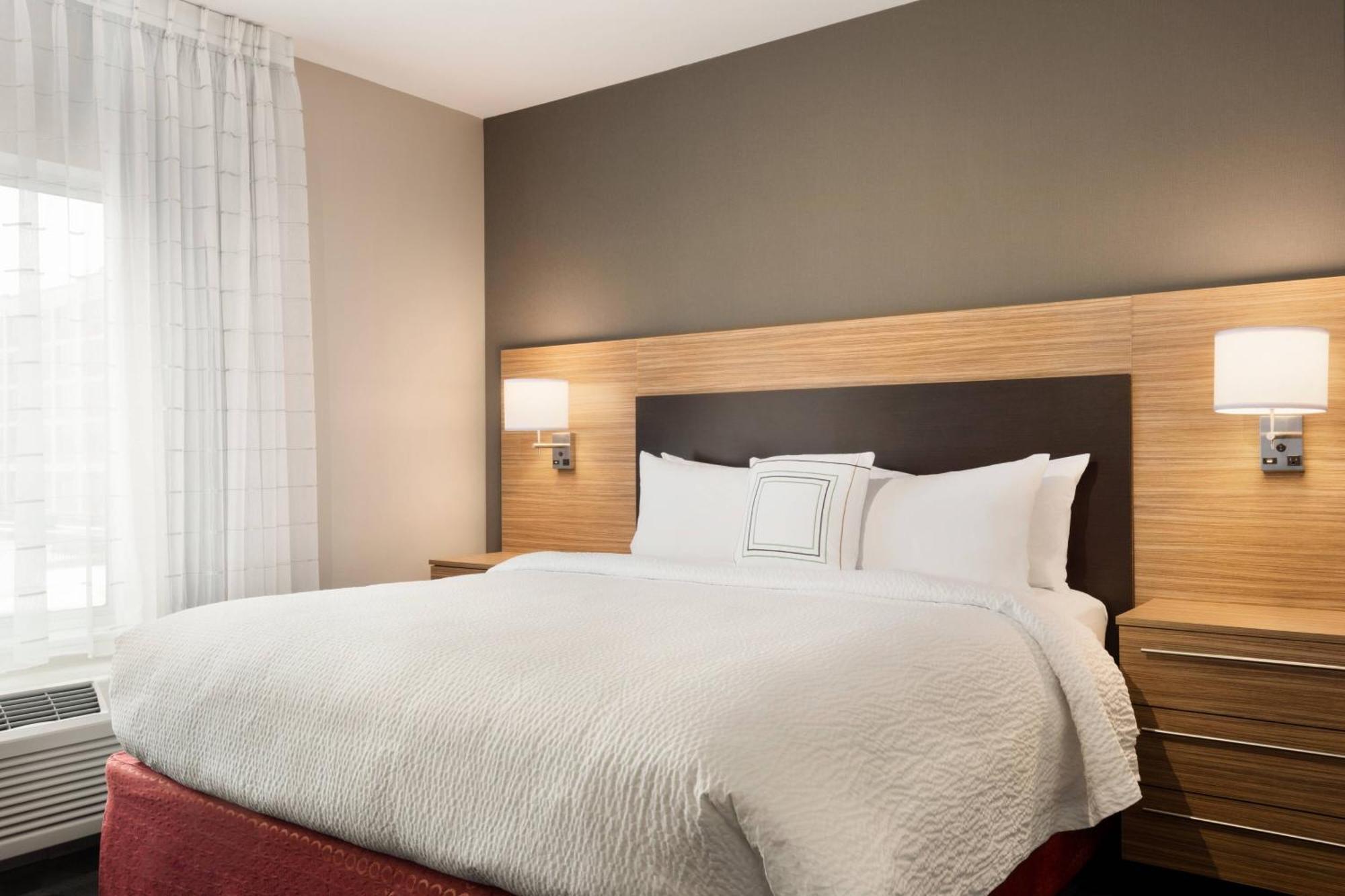 Towneplace Suites By Marriott Dubuque Downtown מראה חיצוני תמונה
