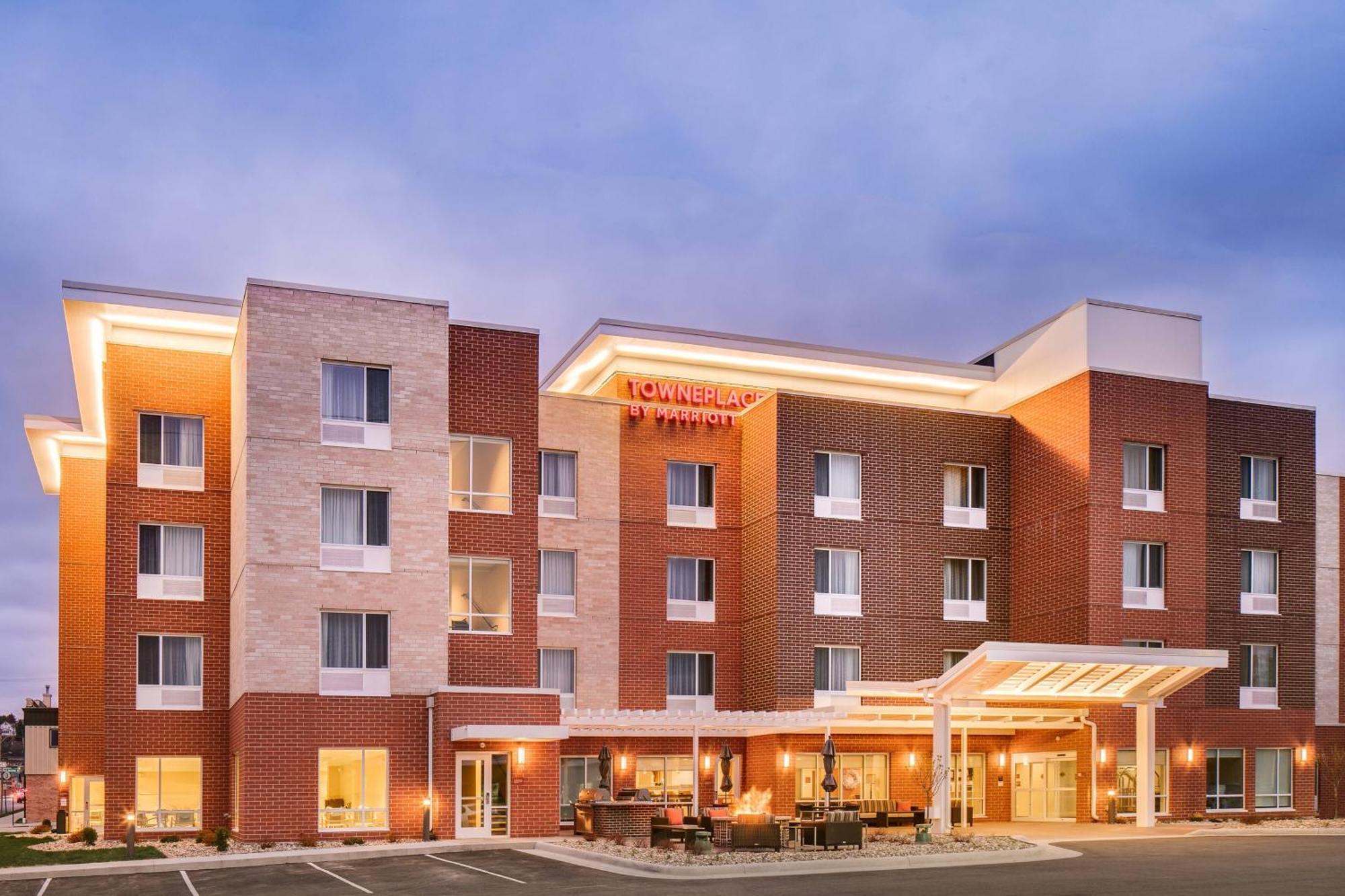 Towneplace Suites By Marriott Dubuque Downtown מראה חיצוני תמונה
