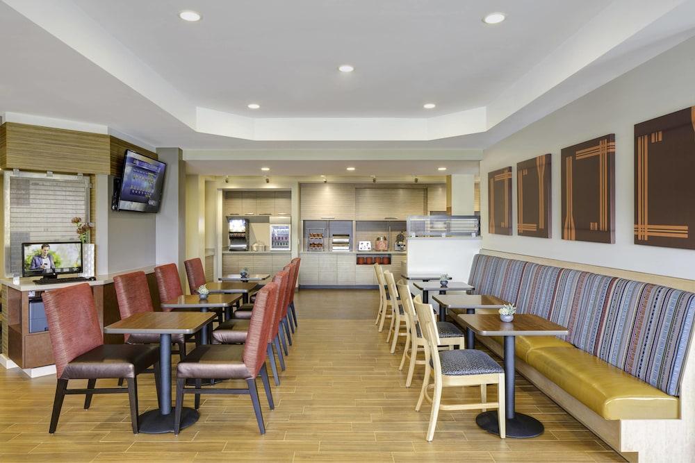 Towneplace Suites By Marriott Dubuque Downtown מראה חיצוני תמונה